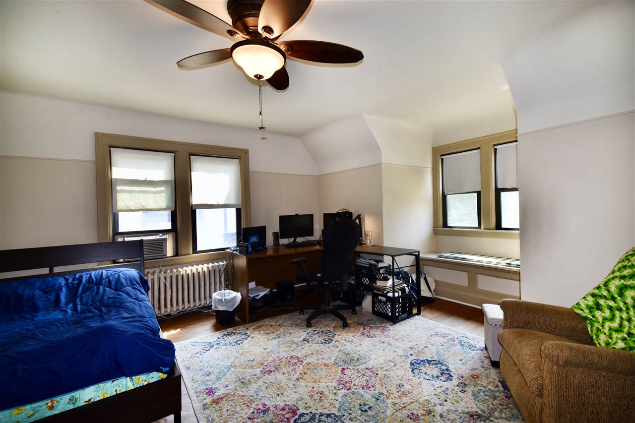 826 Barrington Road Grosse Pointe, MI 48230 - Photo 26 of 31 50024897-25.JPG
