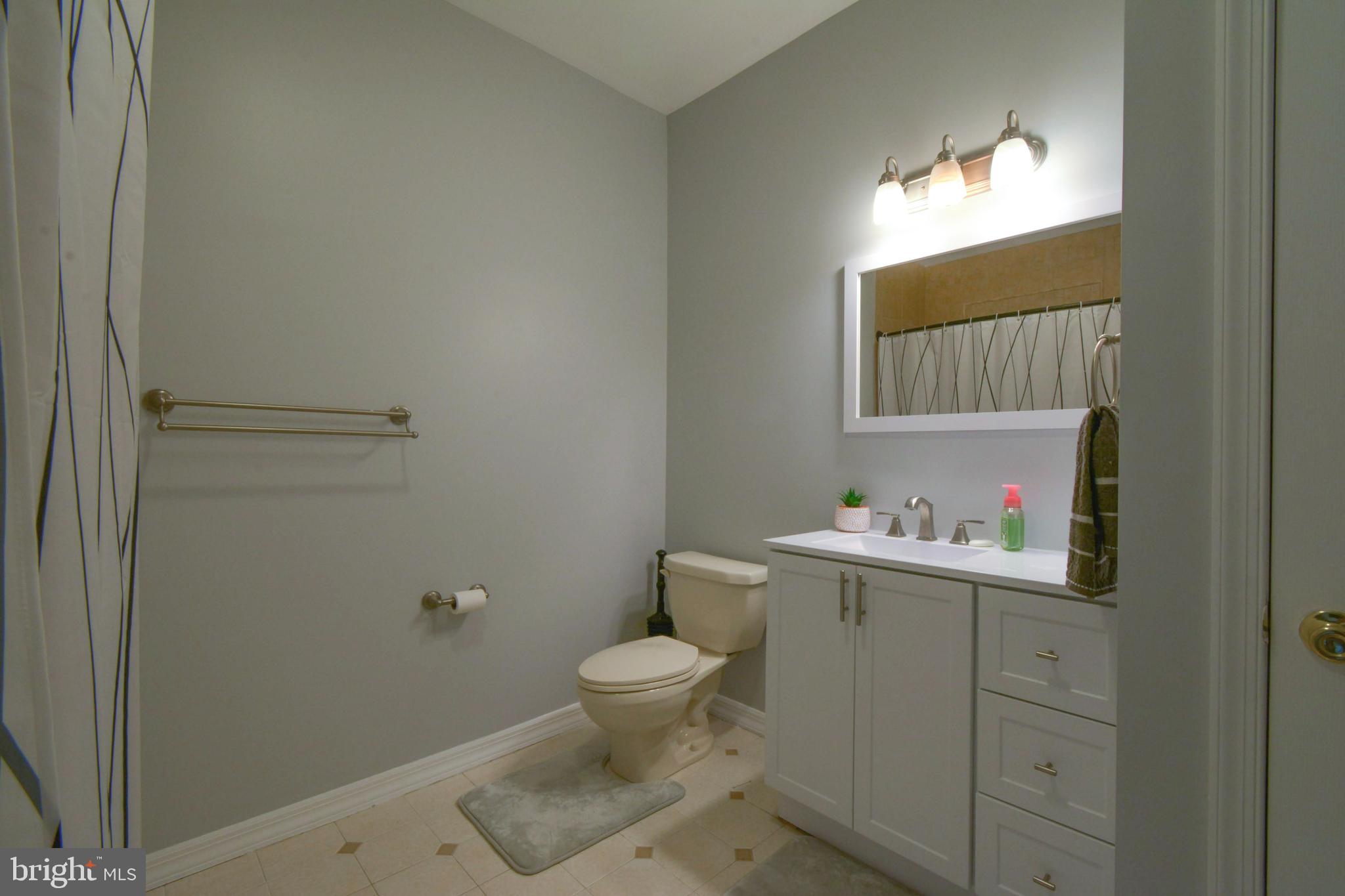86 Groff Road Monroeville, NJ 08343 - Photo 21 of 37 Hall Bath