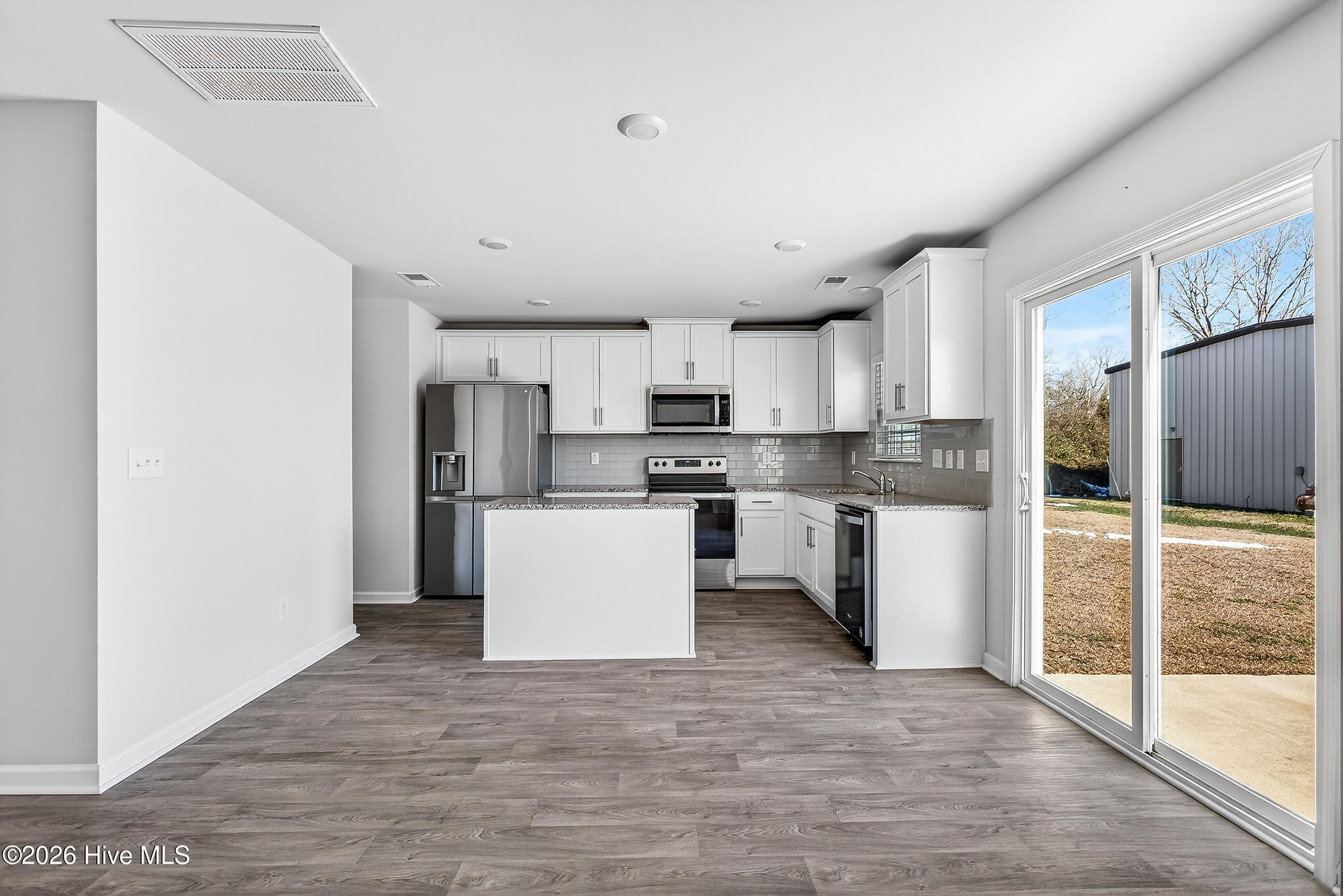 524 Dakota Road New Bern, NC 28560 - Photo 8 of 38 07