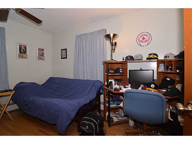 29 Riverdale Road Westerly, RI 02891 - Photo 11 of 25 Bedroom.