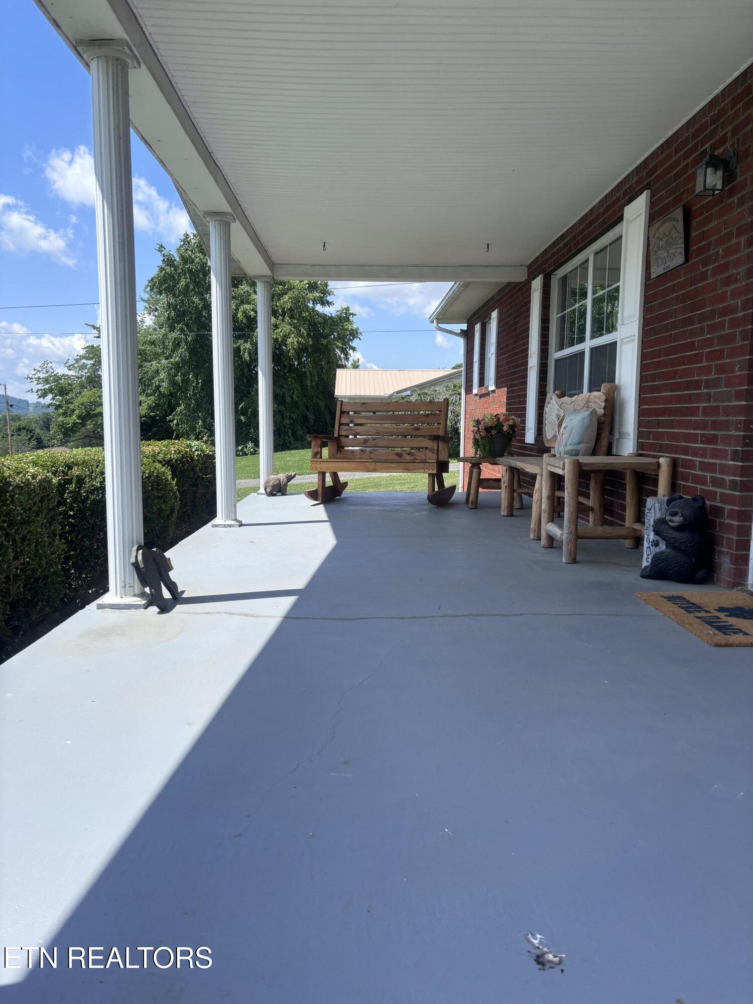 402 Whitaker Street Tazewell, TN 37879 - Photo 11 of 21 IMG_2048