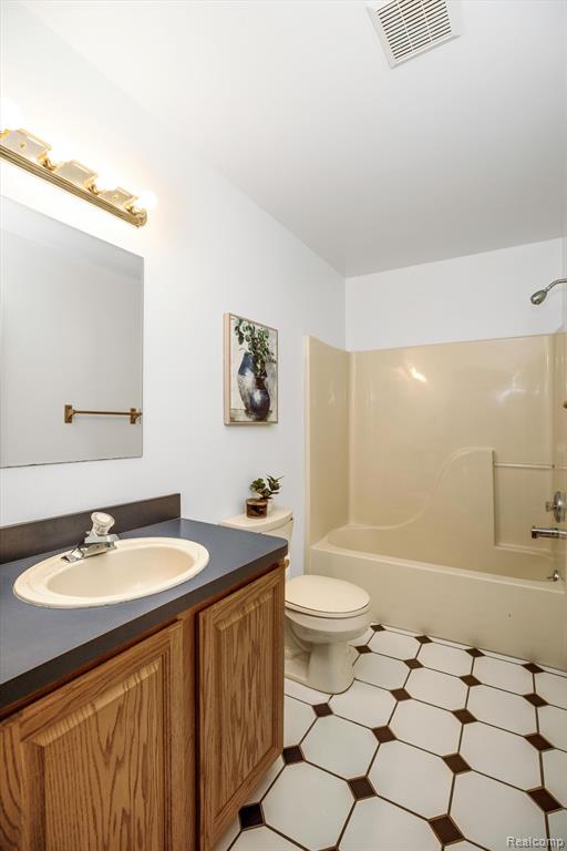 36800 11 Mile Road Farmington Hills, MI 48331 - Photo 22 of 47