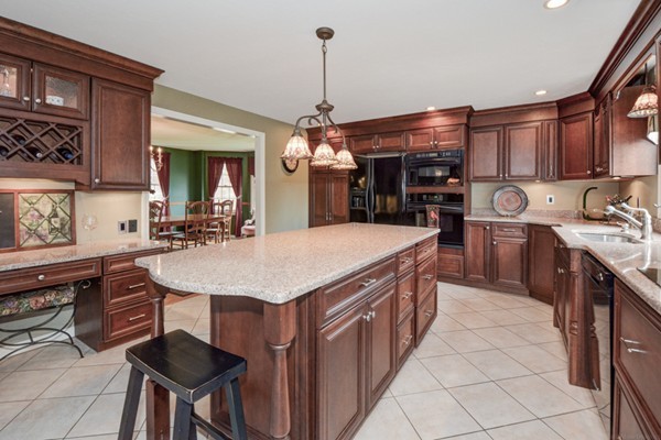 17 Fowler Street Upton, MA 01568 - Photo 3 of 29 Gallery Image 3