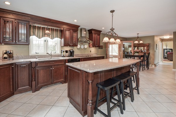 17 Fowler Street Upton, MA 01568 - Photo 4 of 29 Gallery Image 4