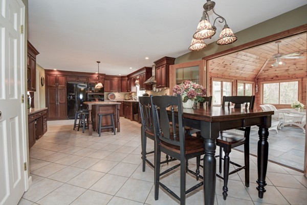 17 Fowler Street Upton, MA 01568 - Photo 5 of 29 Gallery Image 5