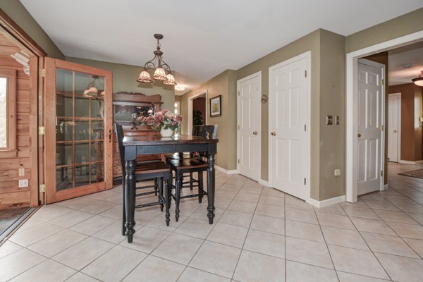 17 Fowler Street Upton, MA 01568 - Photo 6 of 29 Gallery Image 6