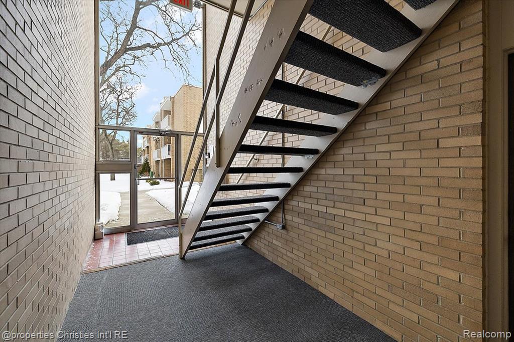 4921 Crooks Road, Unit N 3 Royal Oak, MI 48073 - Photo 2 of 17 Gallery Image 2