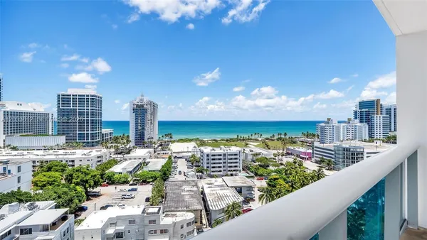 $2,700 | 6770 Indian Creek Drive, Unit 15B, Miami Beach, FL 33141