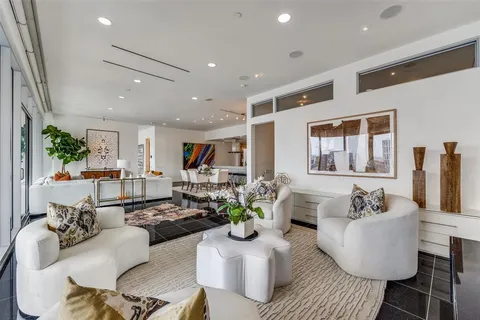 $1,650,000 | 1717 Arts Plaza, Unit 2107, Dallas, TX 75201