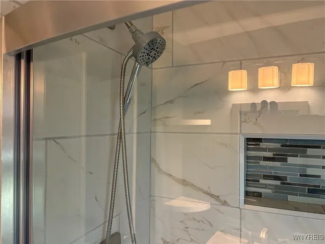 $189,900 | 244 Kettering Drive, Tonawanda, NY 14223