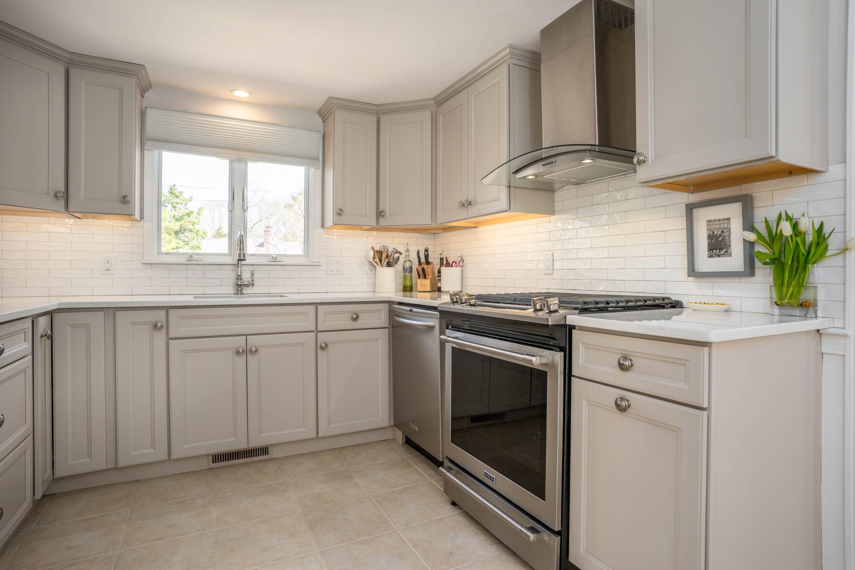 23 General Lawrence Road South Yarmouth, MA 02664 - Photo 4 of 26 Garnier Kitchen3