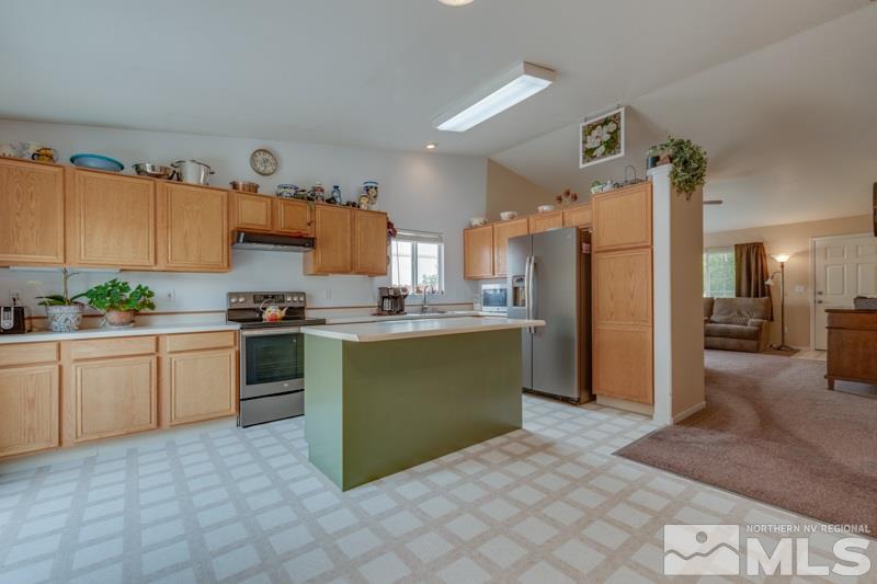 17899 Empire Court Reno, NV 89508 - Photo 8 of 26 Photo 11
