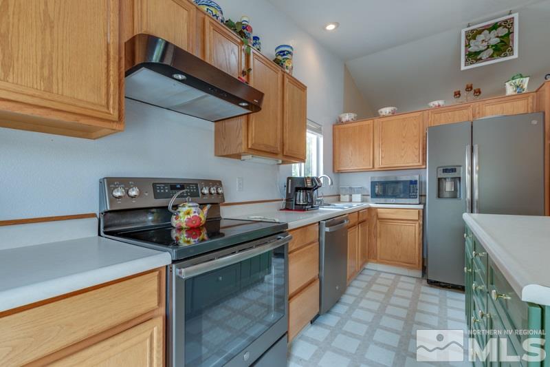 17899 Empire Court Reno, NV 89508 - Photo 10 of 26 Photo 13