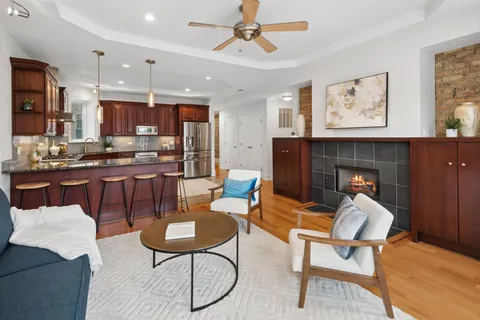 $535,000 | 5540 North Glenwood Avenue, Unit 2S, Chicago, IL 60640