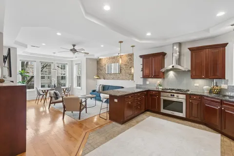 $535,000 | 5540 North Glenwood Avenue, Unit 2S, Chicago, IL 60640