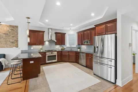 $535,000 | 5540 North Glenwood Avenue, Unit 2S, Chicago, IL 60640