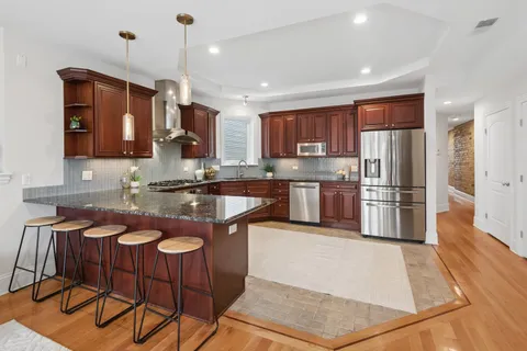 $535,000 | 5540 North Glenwood Avenue, Unit 2S, Chicago, IL 60640