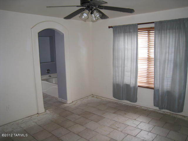 7659 South Meadow Spring Way Tucson, AZ 85747 - Photo 10 of 13