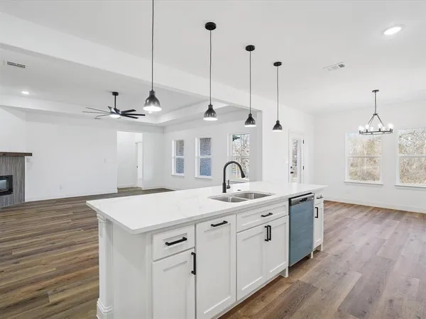 $435,000 | 448 Rs County Road, Alba, TX 75410