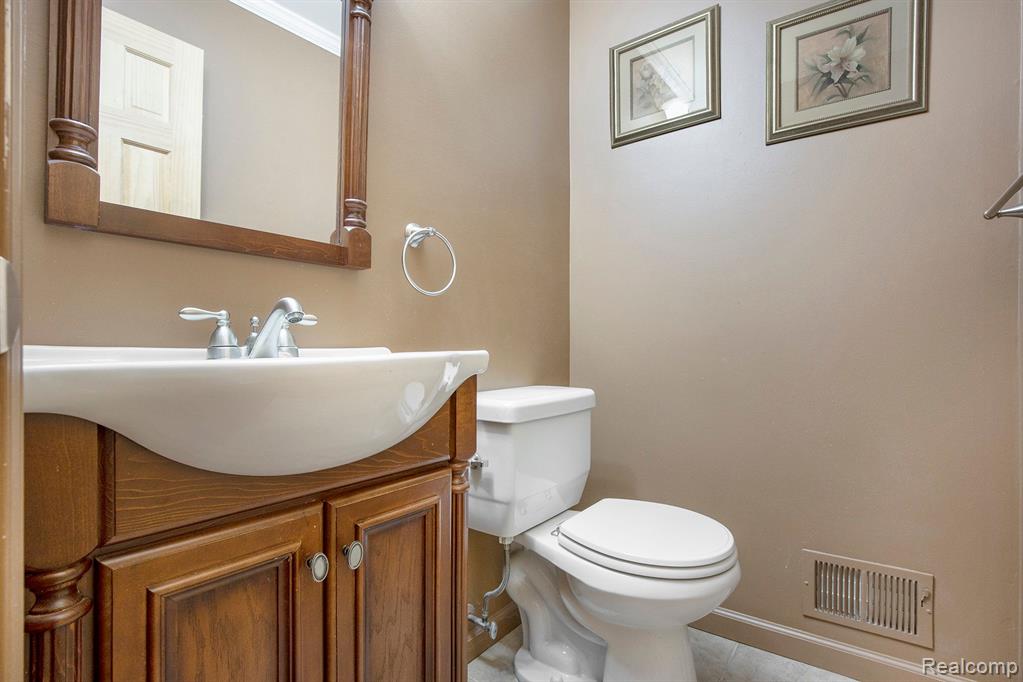 2927 Corinthia Drive Rochester Hills, MI 48309 - Photo 19 of 32