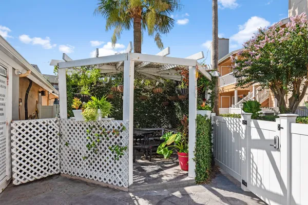 $149,500 | 3506 Cove View Boulevard, Unit 210, Galveston, TX 77554