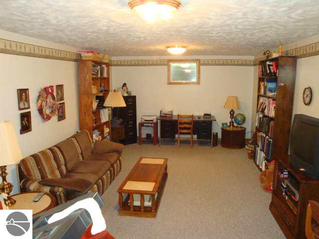 4104 Supply Road Traverse City, MI 49696 - Photo 11 of 24 1906134-10.JPG