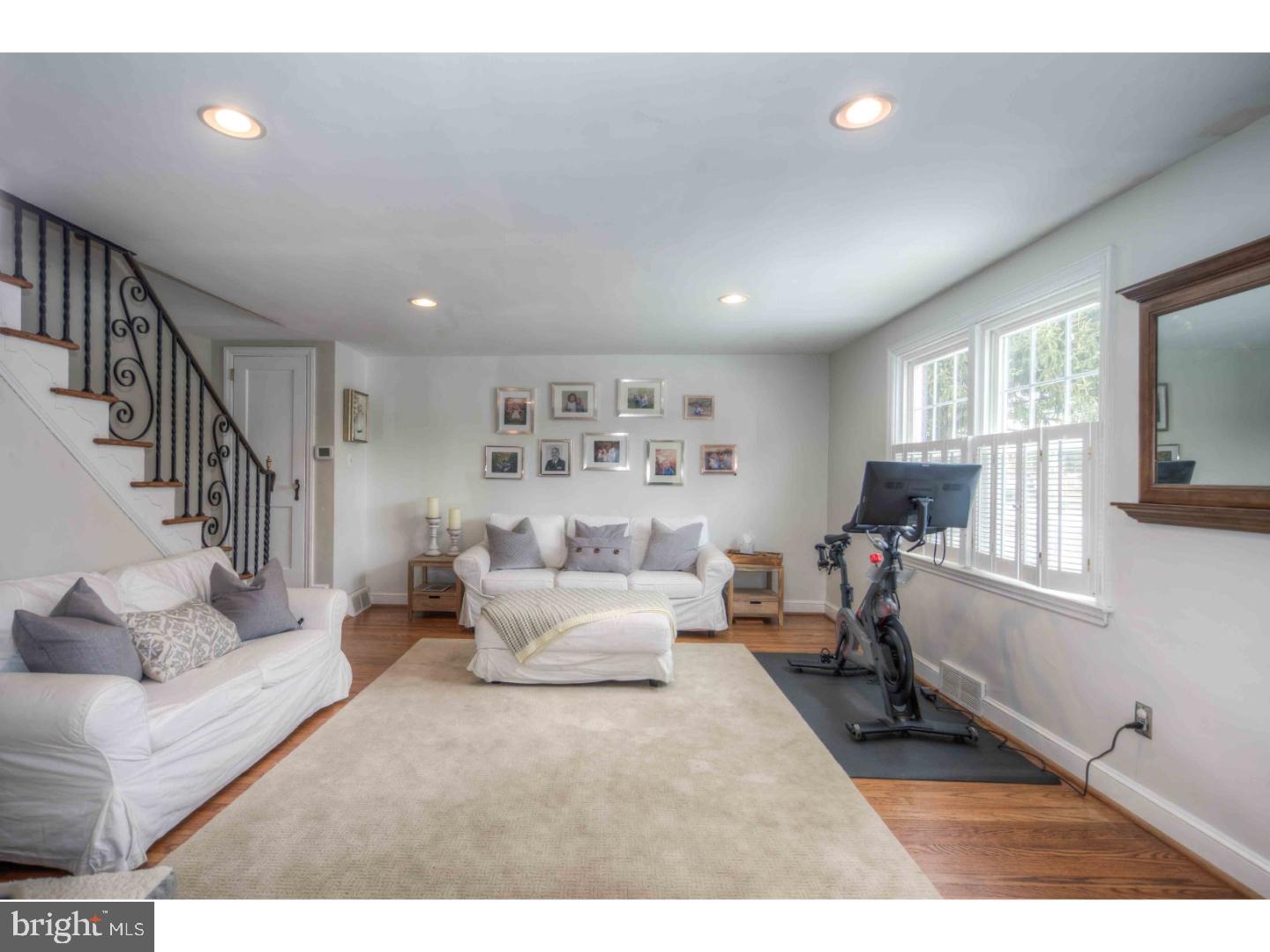 209 East Manoa Road Havertown, PA 19083 - Photo 4 of 24
