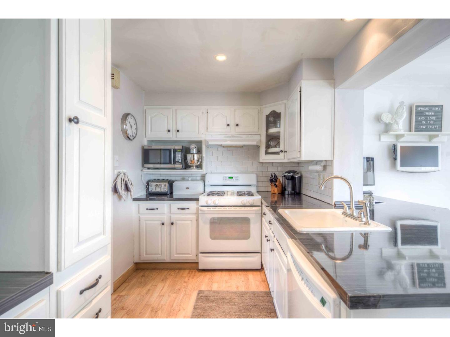 209 East Manoa Road Havertown, PA 19083 - Photo 7 of 24