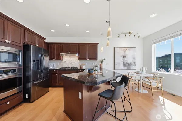 $1,420,000 | 1757 9th Court Northeast, Issaquah, WA 98029
