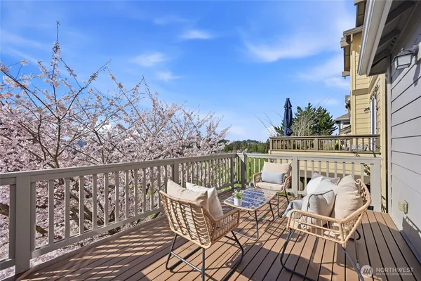 $1,420,000 | 1757 9th Court Northeast, Issaquah, WA 98029