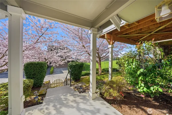 $1,420,000 | 1757 9th Court Northeast, Issaquah, WA 98029