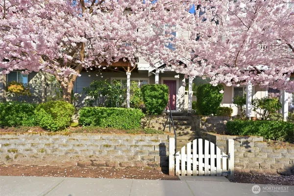 $1,420,000 | 1757 9th Court Northeast, Issaquah, WA 98029