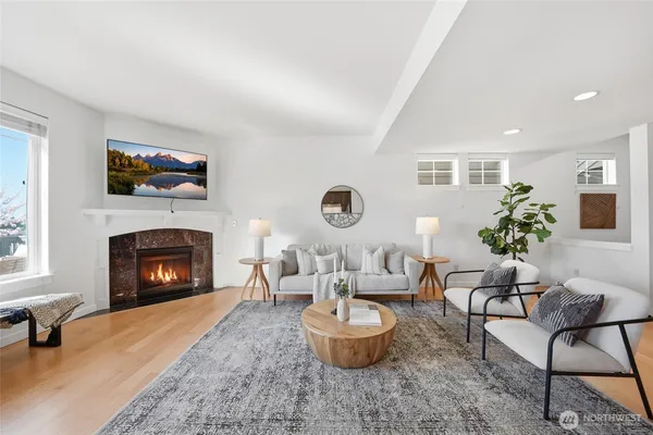 $1,420,000 | 1757 9th Court Northeast, Issaquah, WA 98029