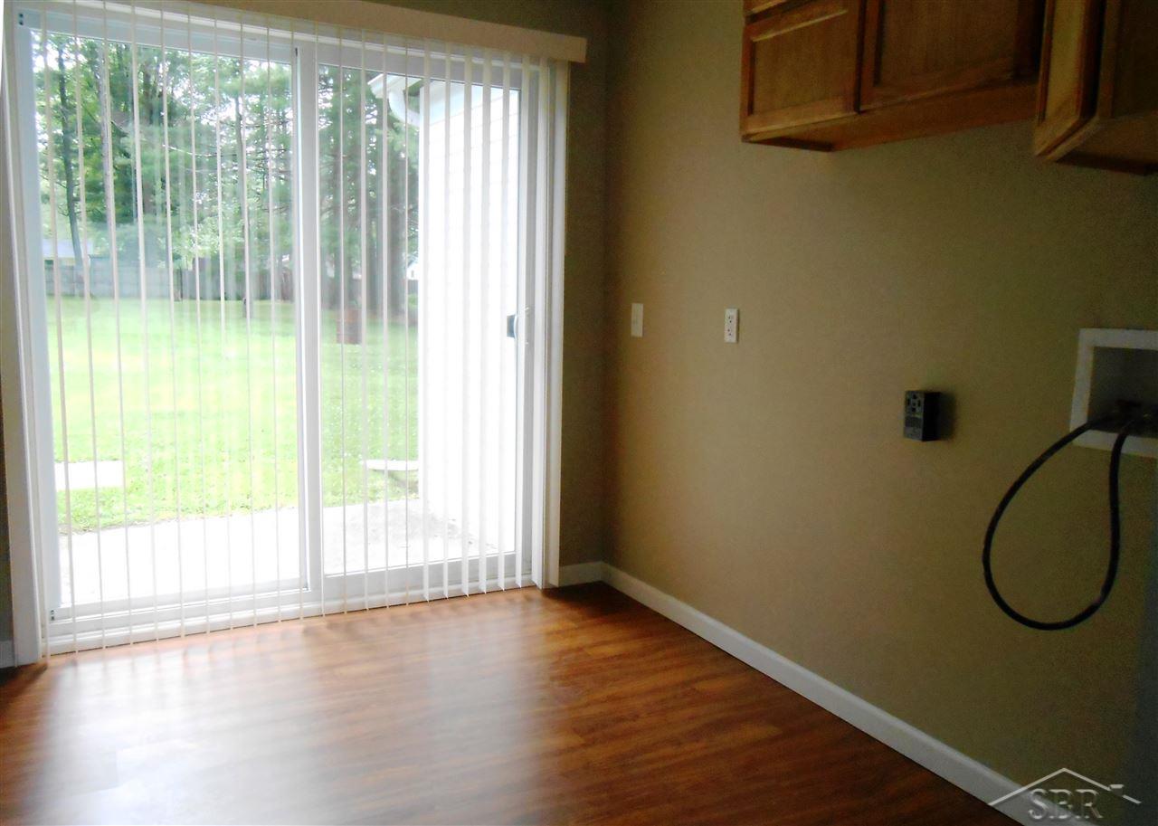 7095 Dutch Road Saginaw, MI 48609 - Photo 13 of 16 31249669-12.JPG