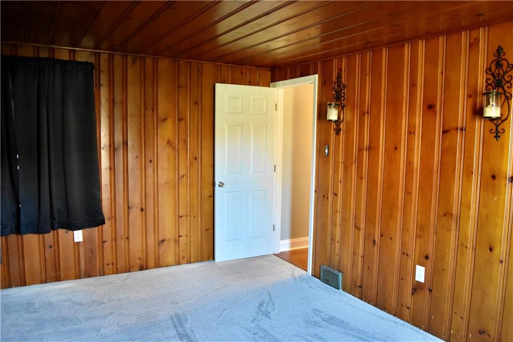 1015 Milton Road Castle Shannon, PA 15234 - Photo 12 of 25 Gallery Image 12