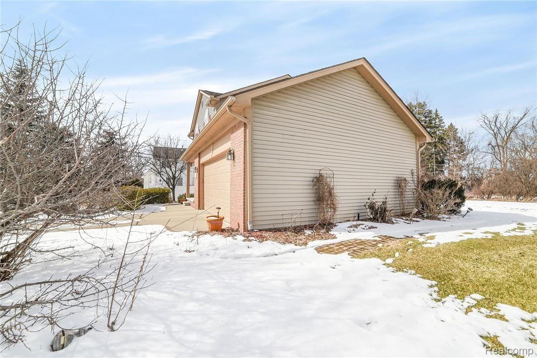 1972 Grace Avenue Rochester, MI 48309 - Photo 28 of 34 DSC_1323.jpg