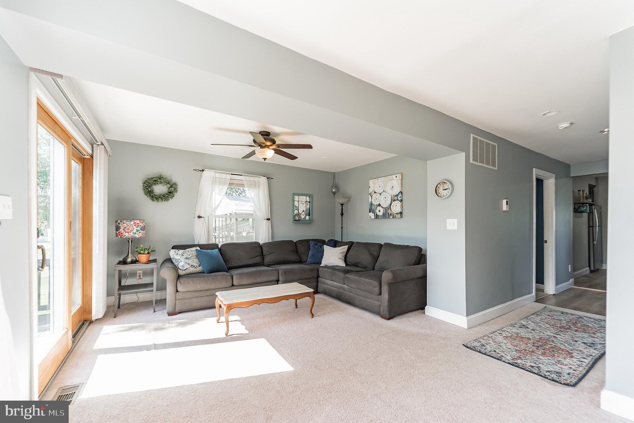 913 Rosedale Avenue Rosedale, MD 21237 - Photo 13 of 35 Spacious Family room