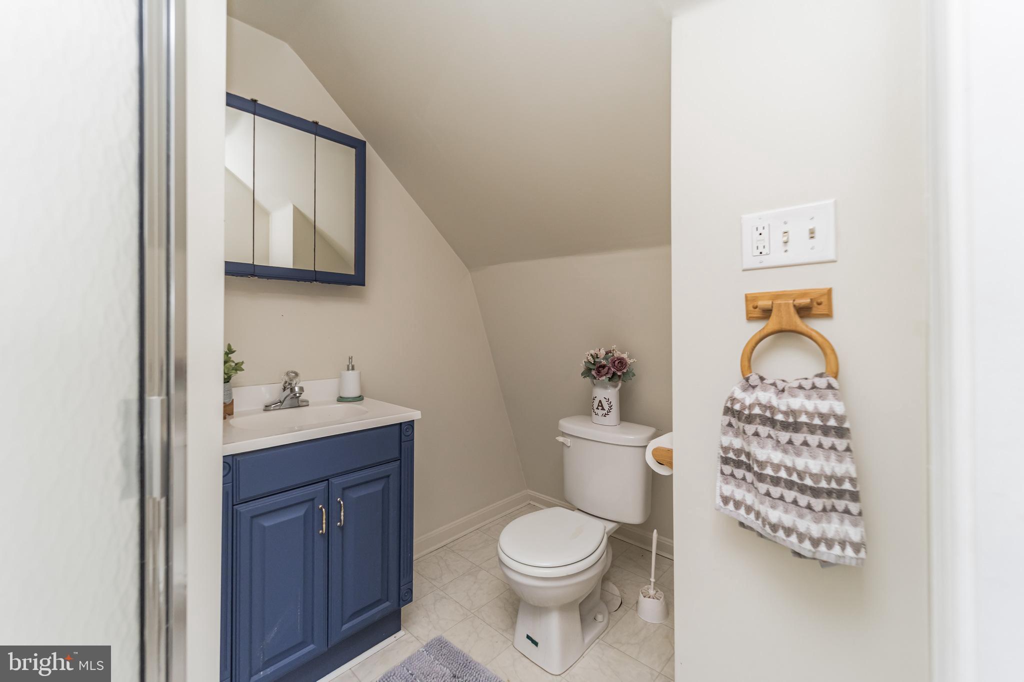 913 Rosedale Avenue Rosedale, MD 21237 - Photo 23 of 35 Primary Bathroom