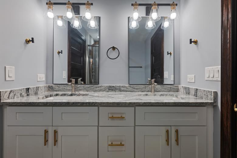 444 East 48th Street, Unit B2 Chicago, IL 60615 - Photo 13 of 17