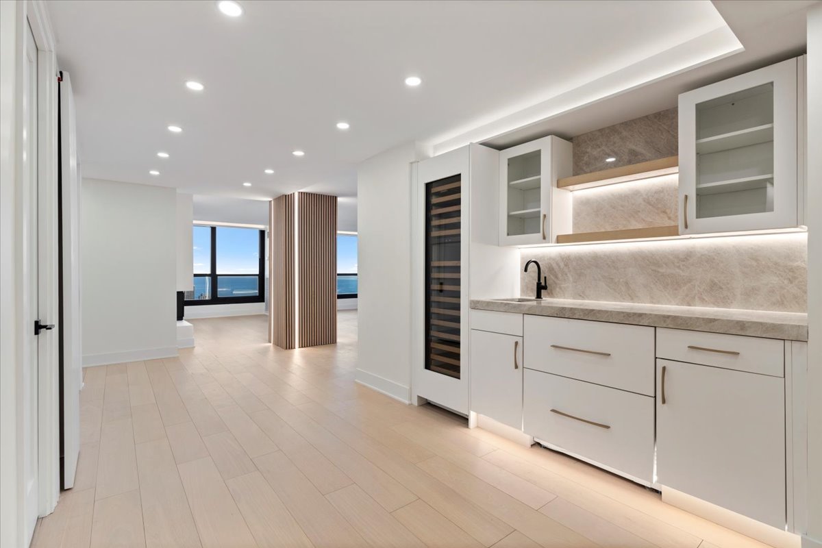 1030 North State Street, Unit 52EFG Chicago, IL 60610 - Photo 2 of 32