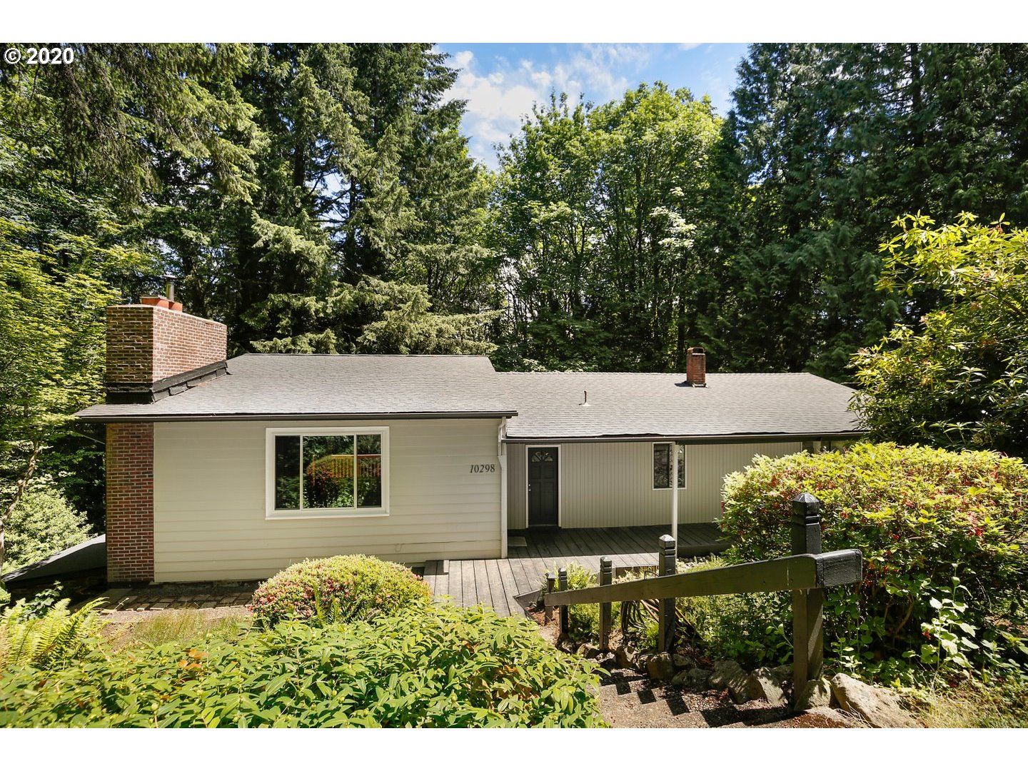 10298 Southwest Lancaster Road Portland, OR 97219 - Photo 2 of 32 Gallery Image 2