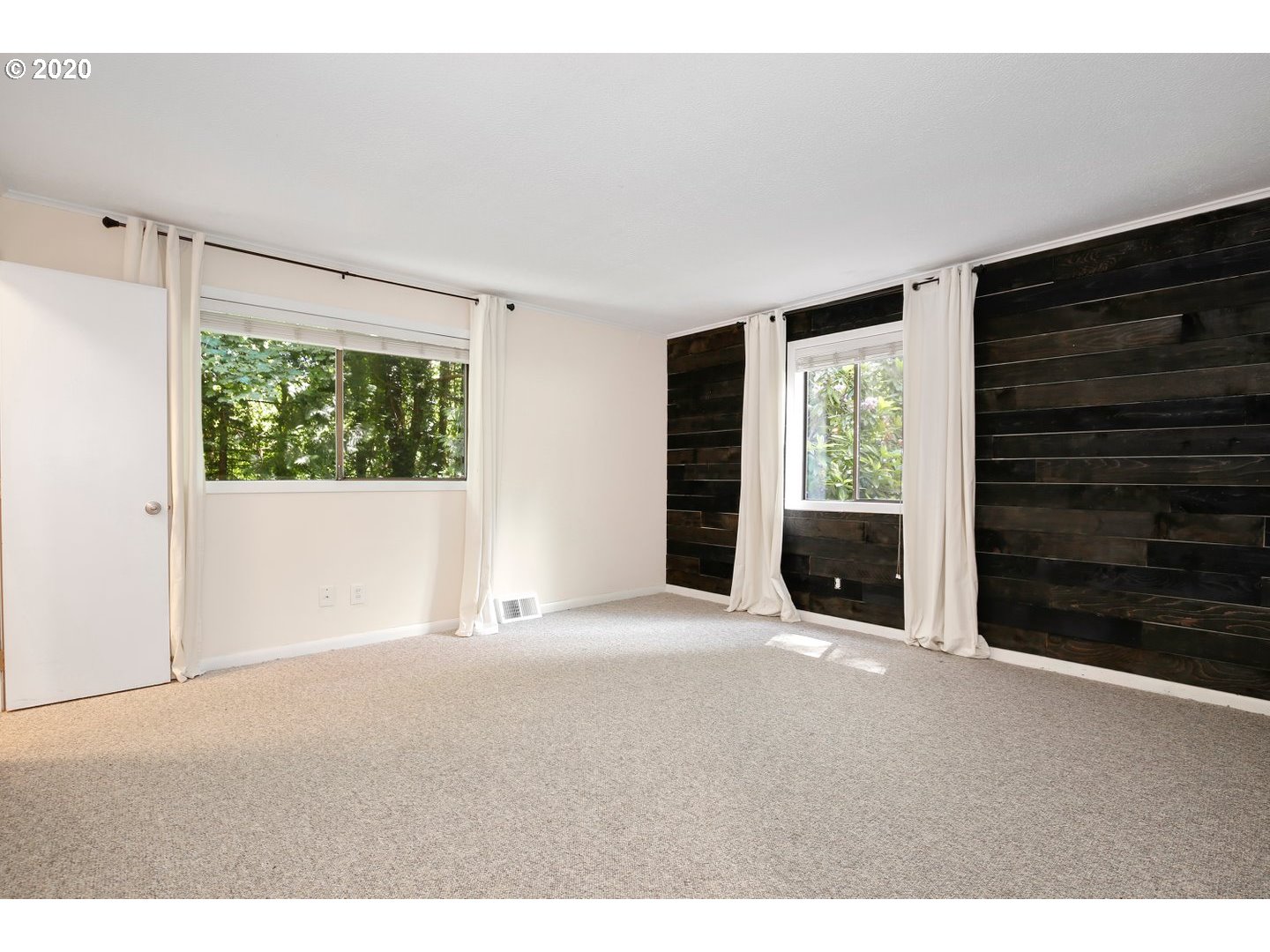 10298 Southwest Lancaster Road Portland, OR 97219 - Photo 14 of 32 Gallery Image 14