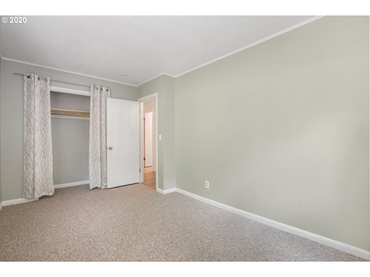 10298 Southwest Lancaster Road Portland, OR 97219 - Photo 15 of 32 Gallery Image 15