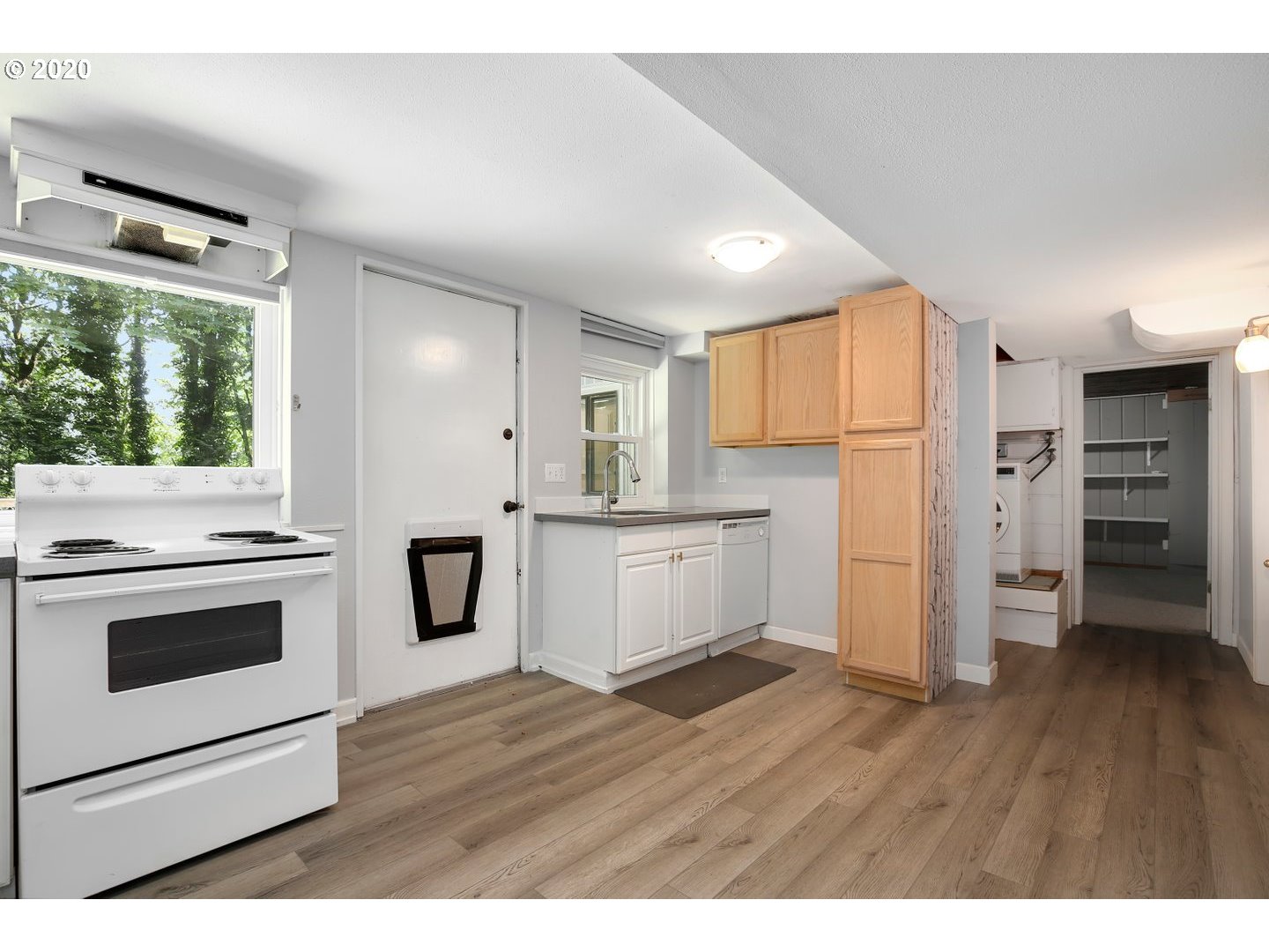 10298 Southwest Lancaster Road Portland, OR 97219 - Photo 21 of 32 Gallery Image 21