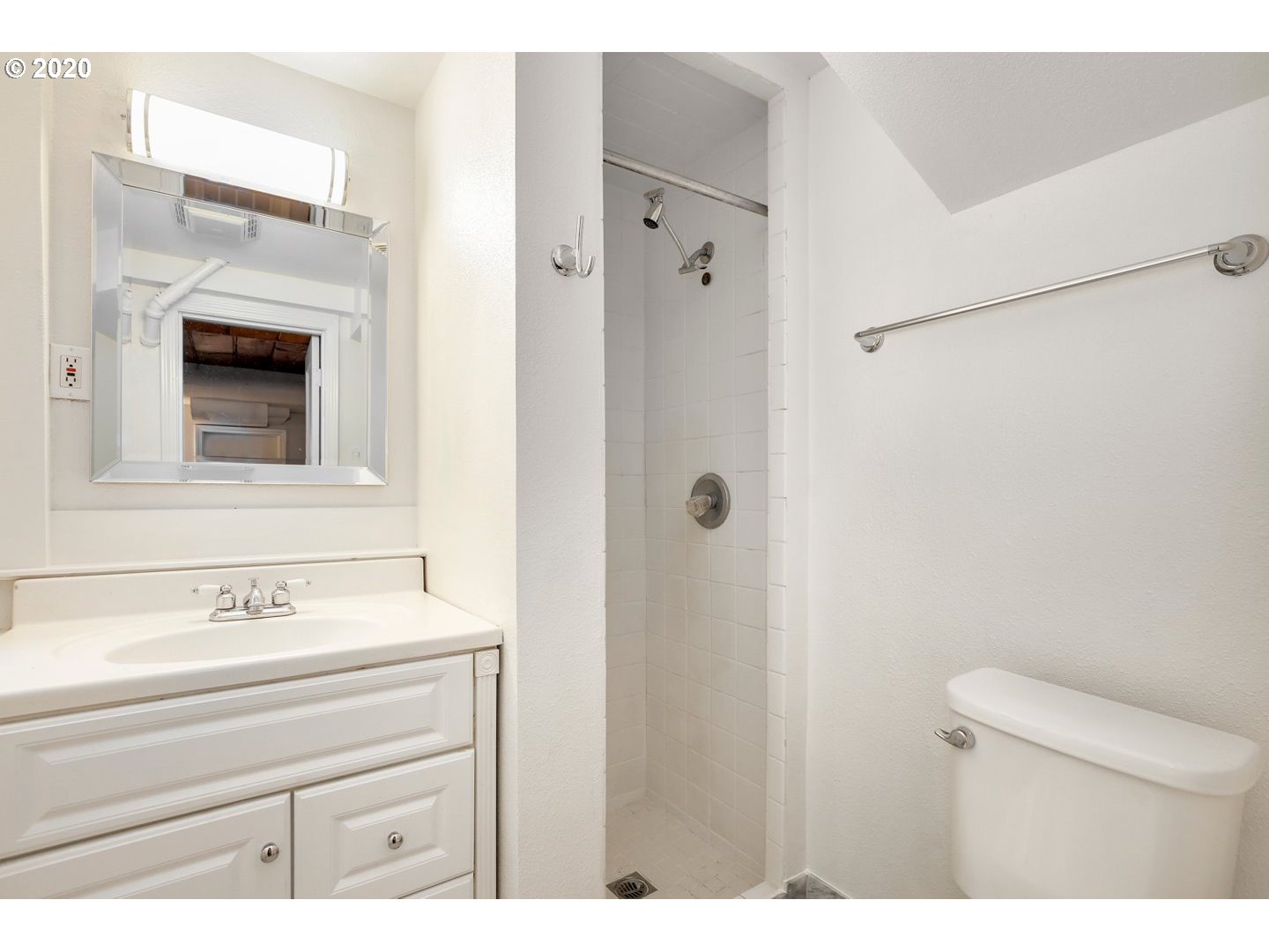 10298 Southwest Lancaster Road Portland, OR 97219 - Photo 26 of 32 Gallery Image 26