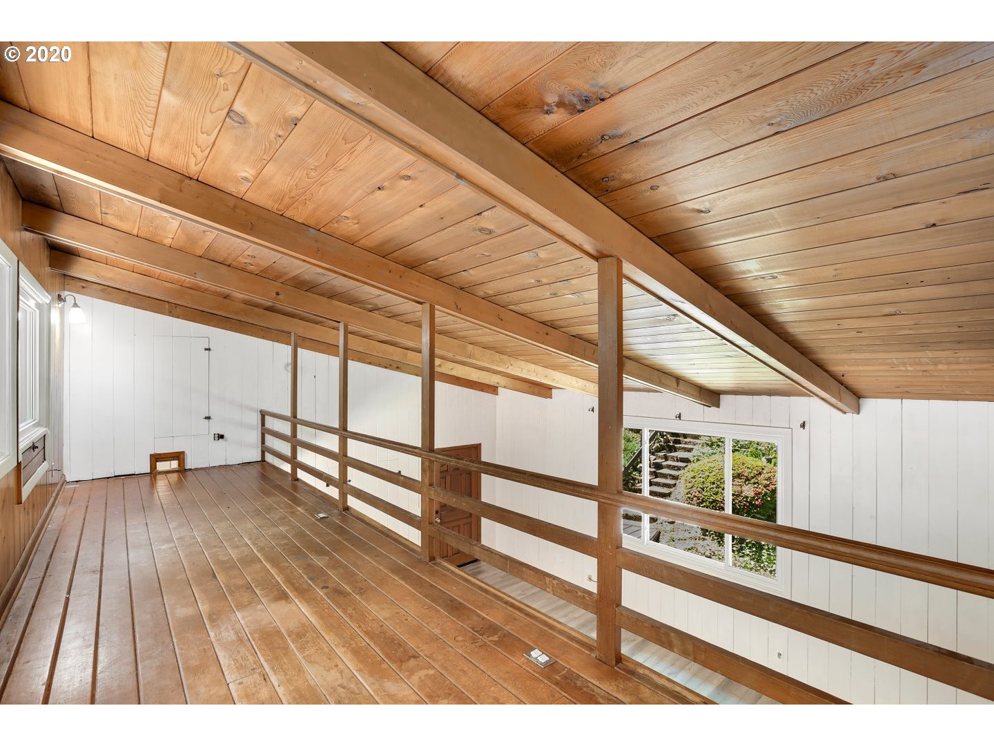 10298 Southwest Lancaster Road Portland, OR 97219 - Photo 9 of 32 Gallery Image 9