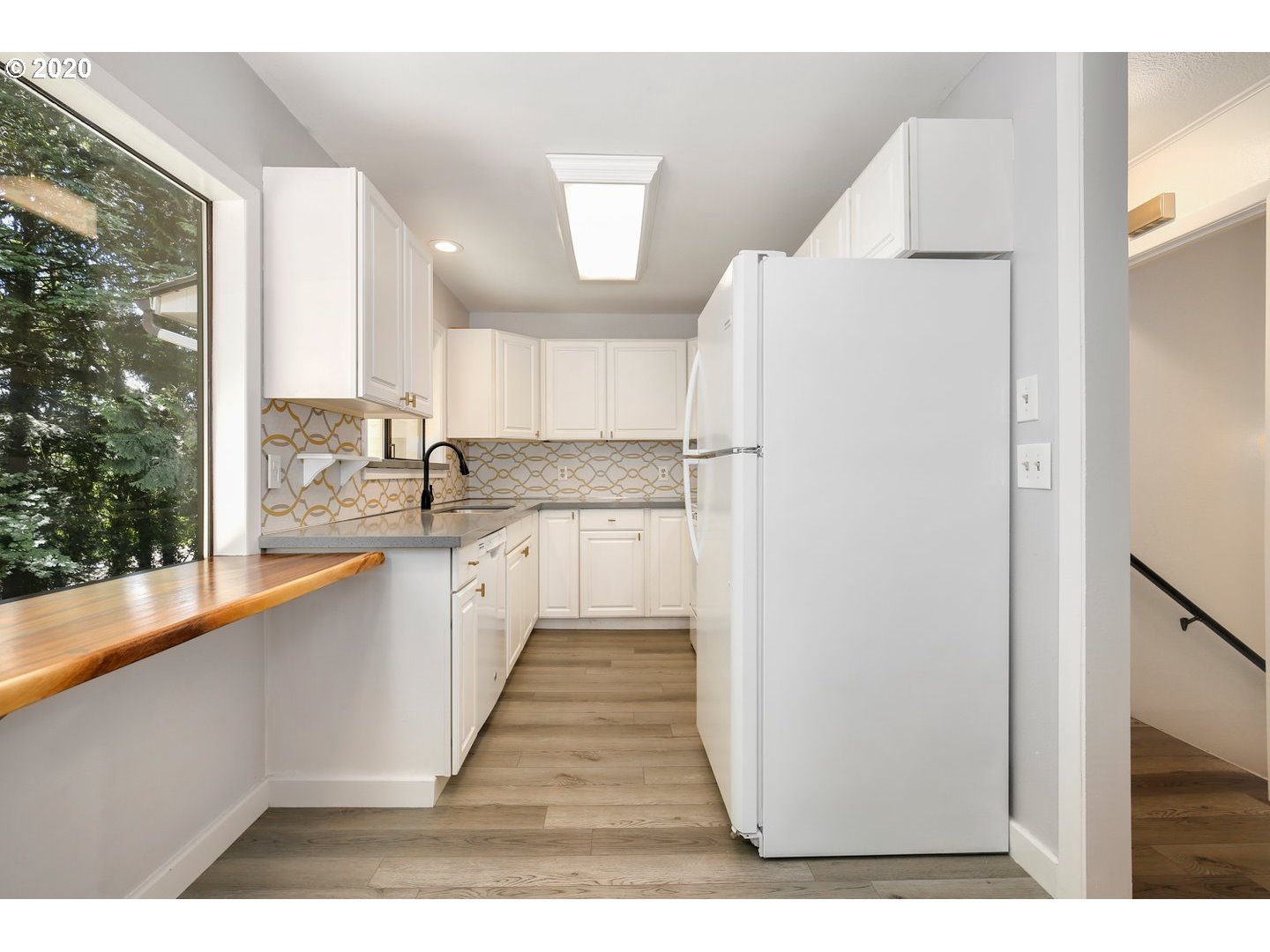 10298 Southwest Lancaster Road Portland, OR 97219 - Photo 10 of 32 Gallery Image 10