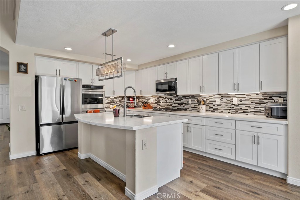 6860 Edinburgh Road Eastvale, CA 92880 - Photo 17 of 46 Gallery Image 17