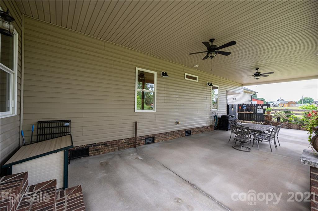 4773 Grigg Road Lincolnton, NC 28092 - Photo 22 of 34 a view of a chairs and table in a room
