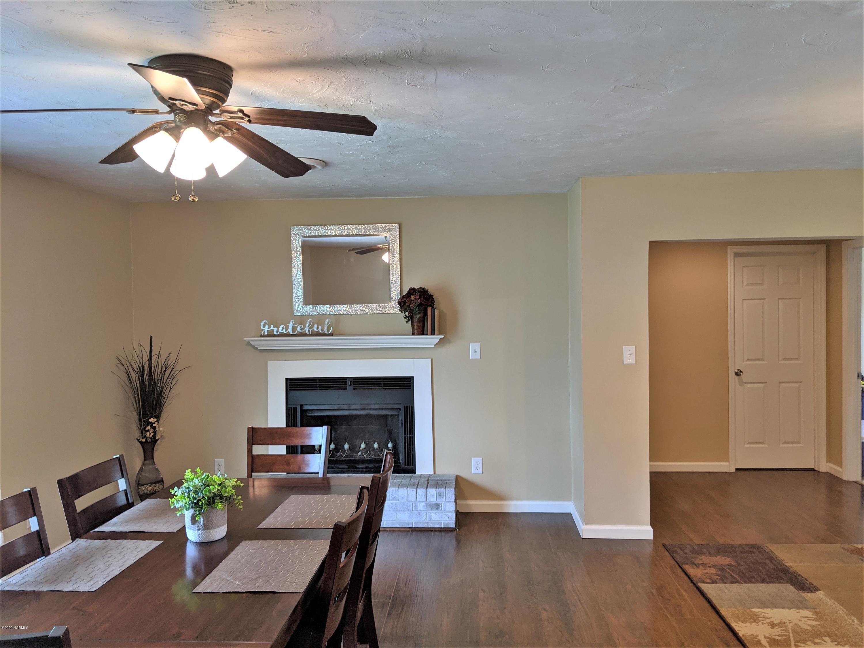 521 Cardinal Road Jacksonville, NC 28546 - Photo 18 of 35 Dining area 2